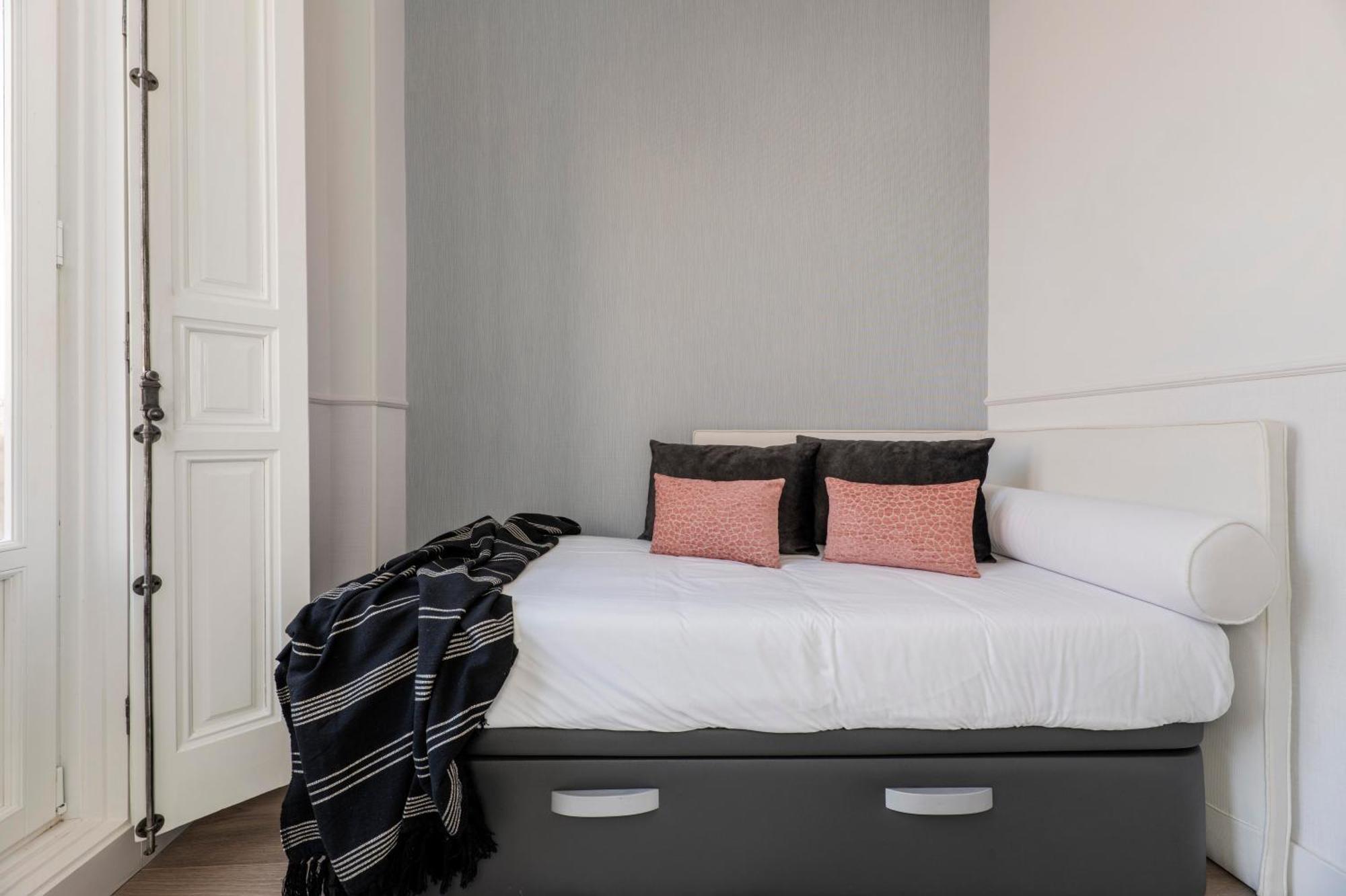 Madrid 1915 Private Suites Ruang foto